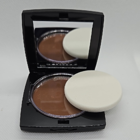 hynt beauty Other - Hynt Beauty - Rich Chestnut Fine Pressed Powder